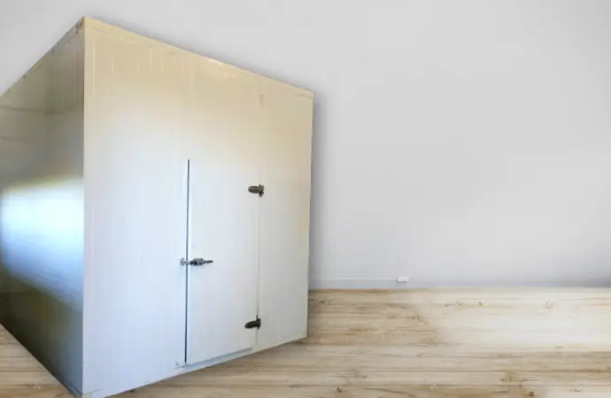 PUF Insulated Cold Room PUF Insulated Room for cold storage, stability chambers, pharmaceuticals, fruits, vegetables, frozen foods, processed foods, and more industry applications.